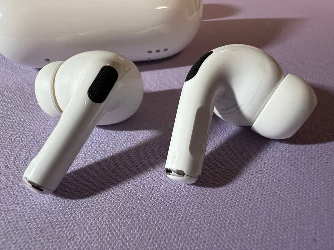 Apple AirPods Pro2 本体　ワイヤレス充電ケース