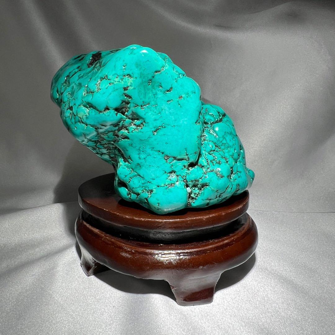 完璧の型と色　天然ターコイズ(トルコ石)置き物　財運招き