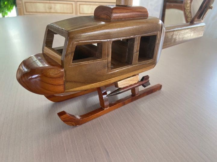 レトロな 木製オブジェ  ヘリコプター