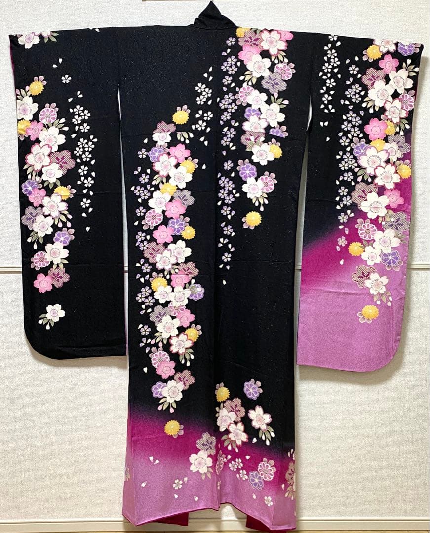 振袖 フルセット 山本寛斎 黒地 ピンク 銀通し 和柄 かわいい