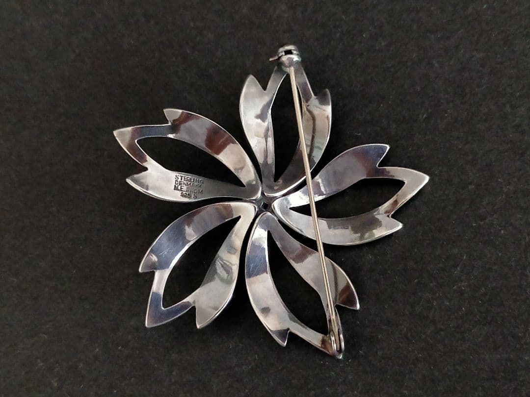 北欧ヴィンテージ N.E FROM フロム　シルバーのブローチ