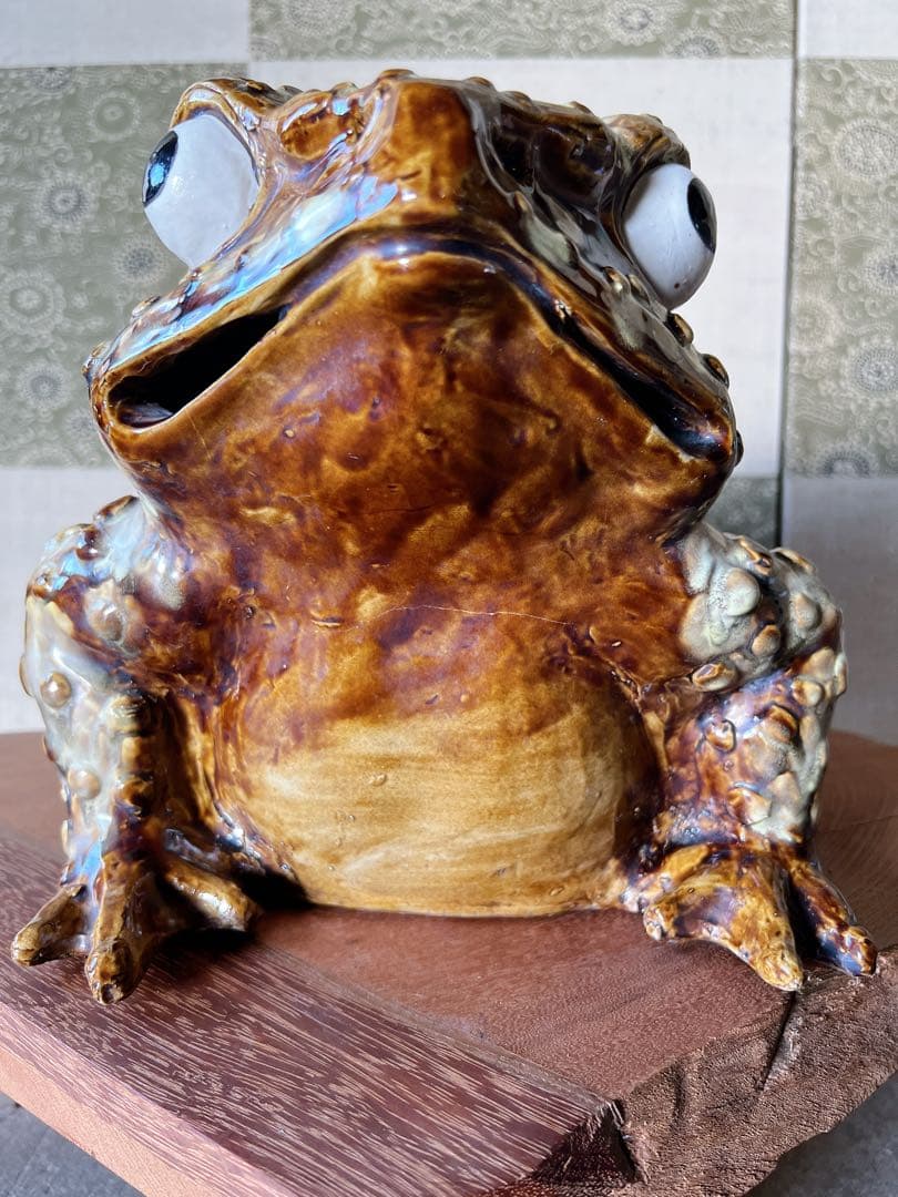 九谷焼　糠川清章作　ガマガエル　縁起物　かえる　陶器　置物