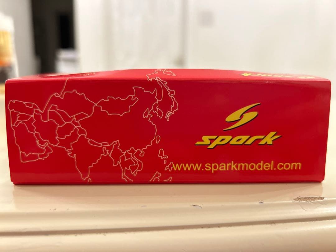 ミニカー BMW 320 Turbo Ian Grey 1/43 SPARK MODEL