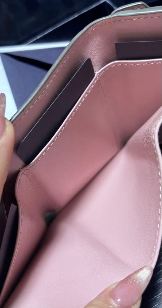込み込み価格❣️PRADA プラダ 三つ折り財布グレー＆ピンク バイカラー