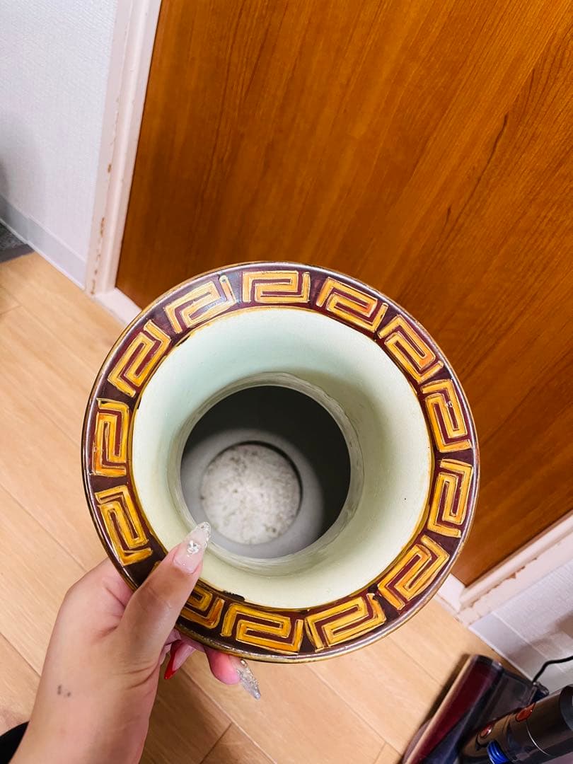 中国壺 飾り壺 中国製 チャイニーズ MADEINCHINA 大きい　ゴールド