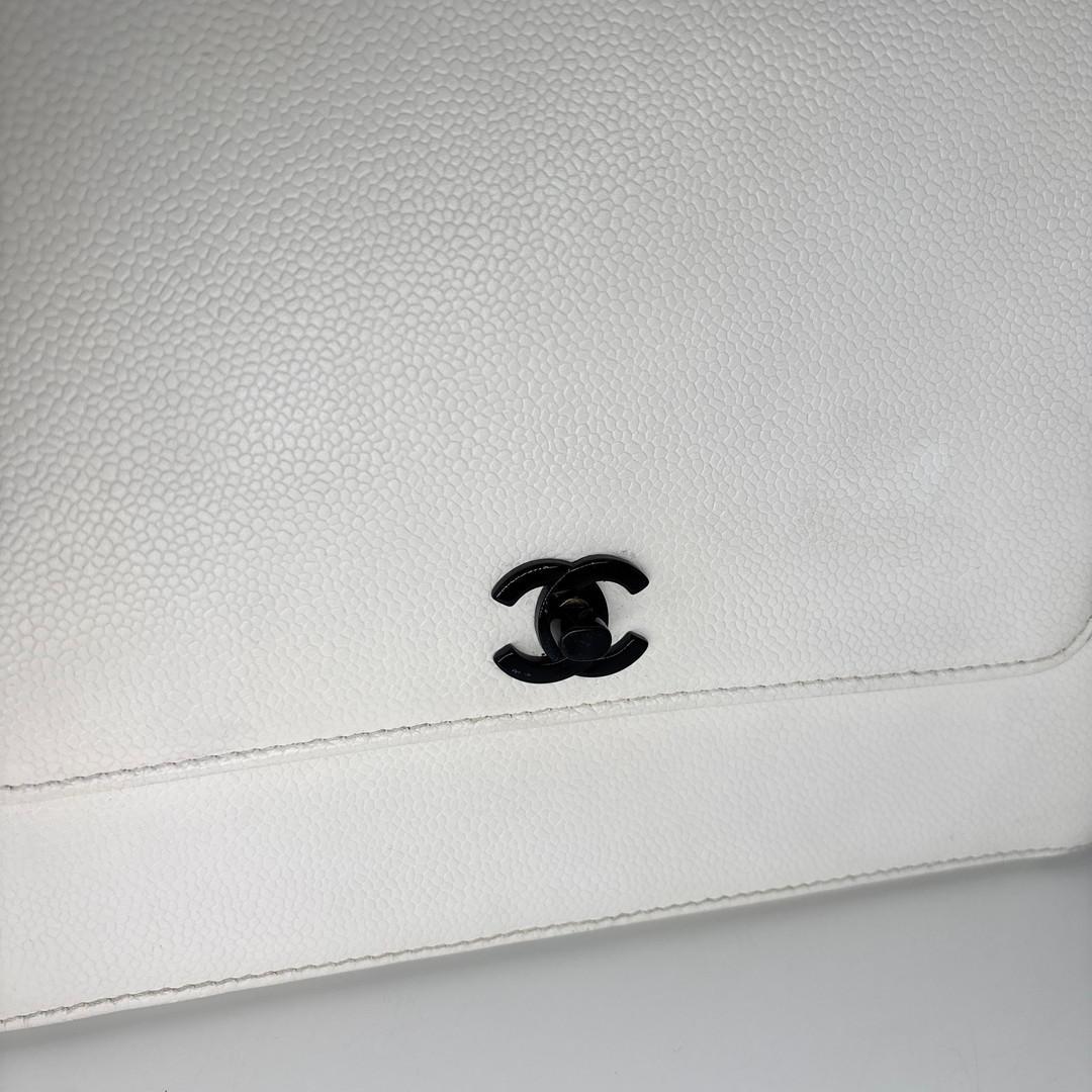 超極美品 シャネル キャビアスキン ショルダーバッグ ターンロック ホワイト