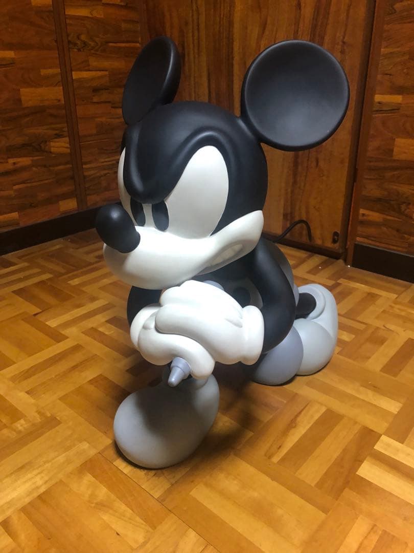 ナンバーナイン　9周年限定ミッキーフィギュア　モノクロ