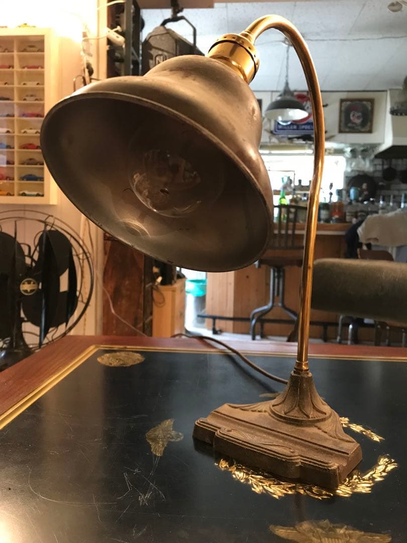 1940s年代頃のEAGLE社のデスクランプ