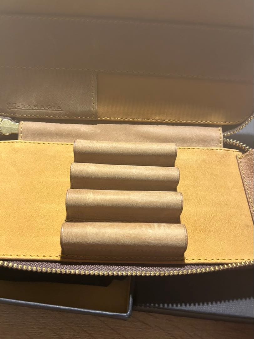 バハギア クレイジーホースレザー