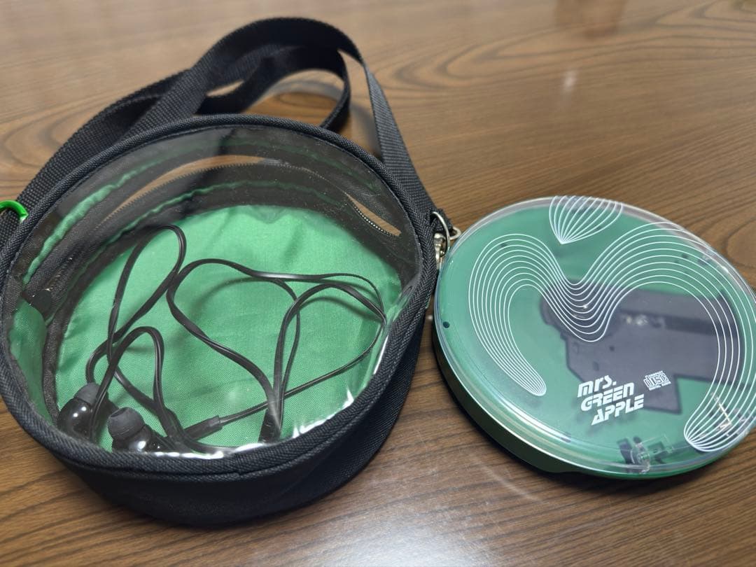 Mrs. GREEN APPLE ポータブルCDプレーヤー
