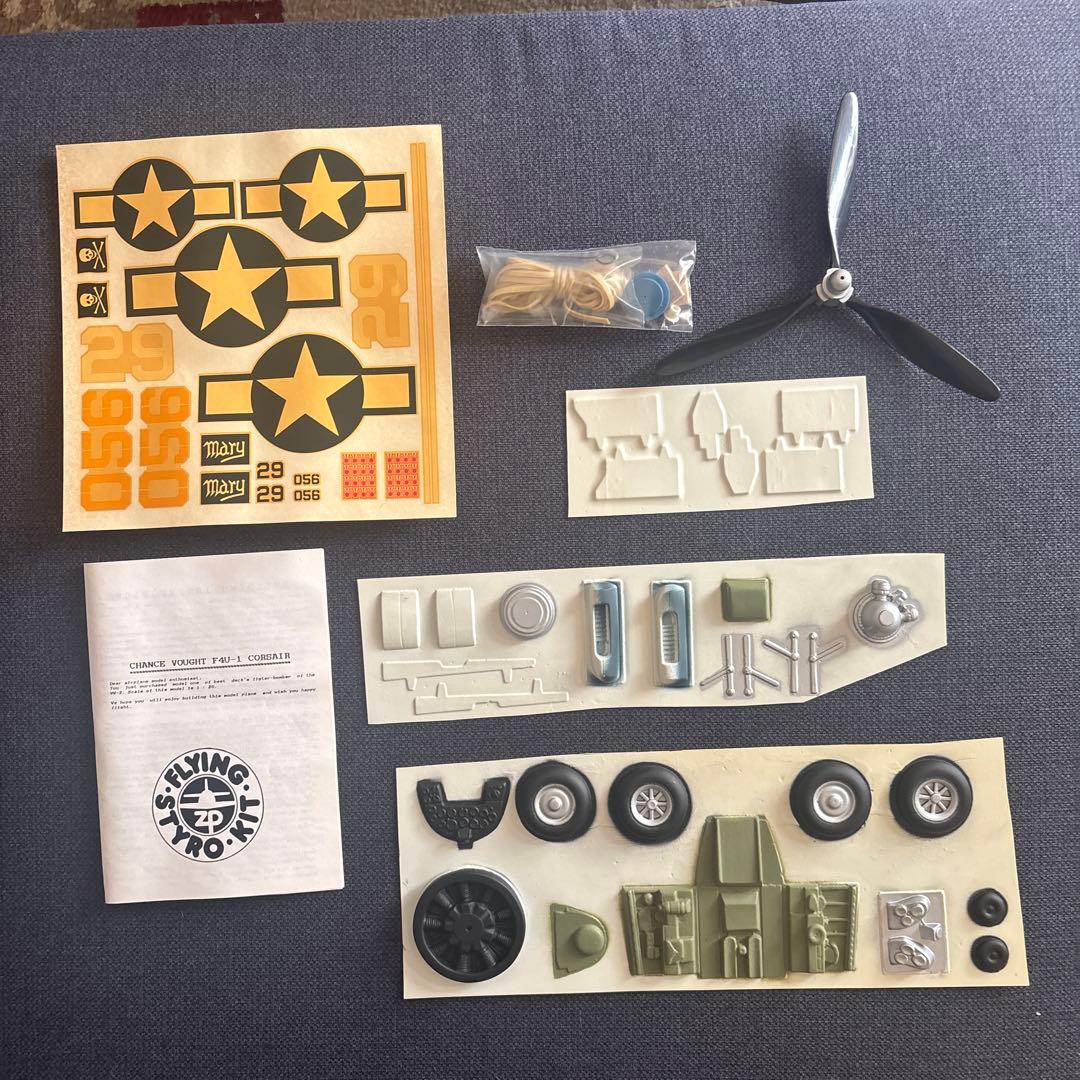 フライングスタイロ社 F4U-1 Corsair 1/20 組み立てキット