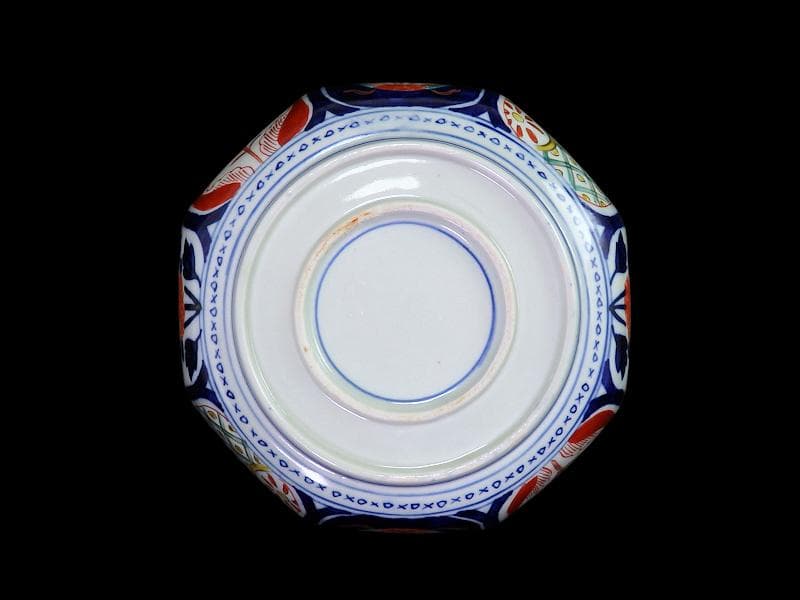 古伊万里　色絵　牡丹に菊　十字四方襷紋に雪輪　八角鉢　C017AS-fbvg