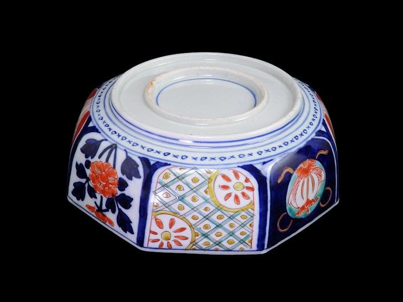 古伊万里　色絵　牡丹に菊　十字四方襷紋に雪輪　八角鉢　C017AS-fbvg