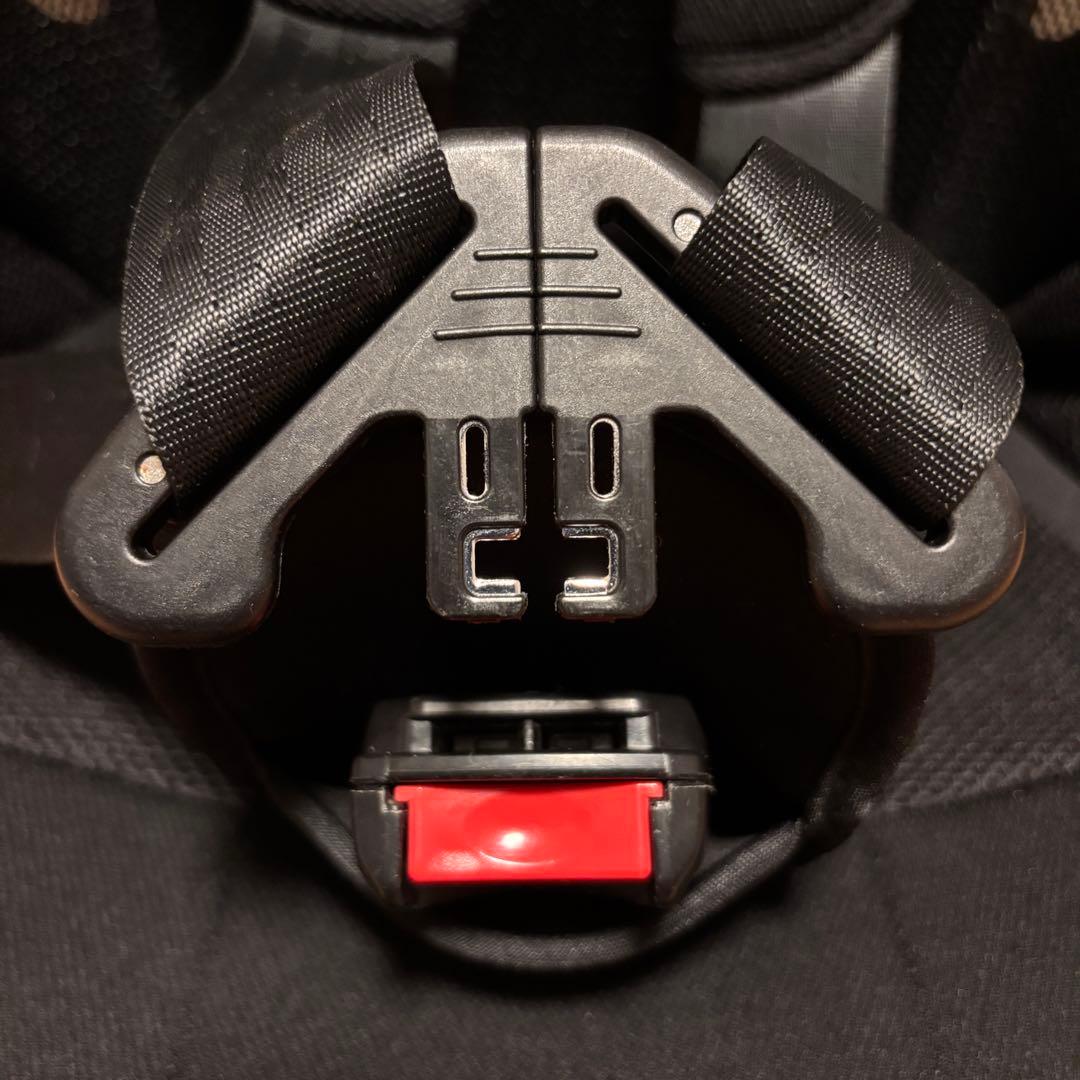 【美品】Combi チャイルドシート ブラック ジョイトリップエアスルーGG