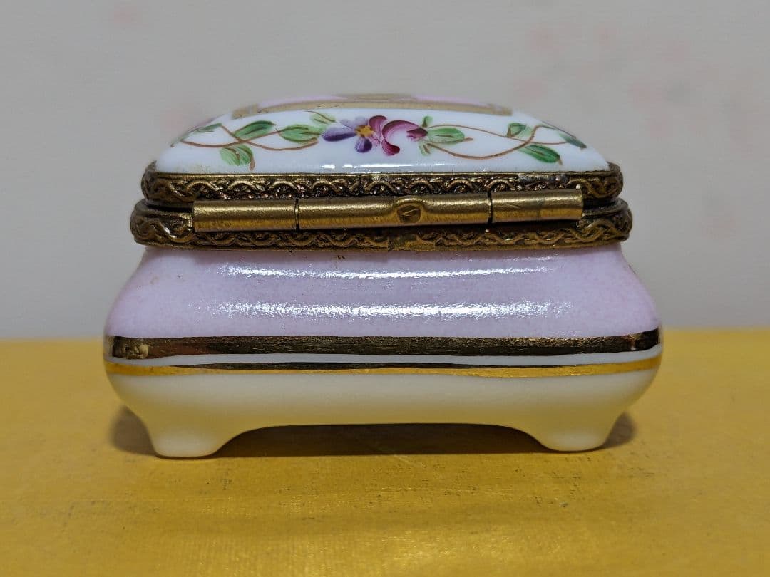 ♦リモージュ フランス製 デュバリー磁器 ４足トリンケットボックス アンティーク