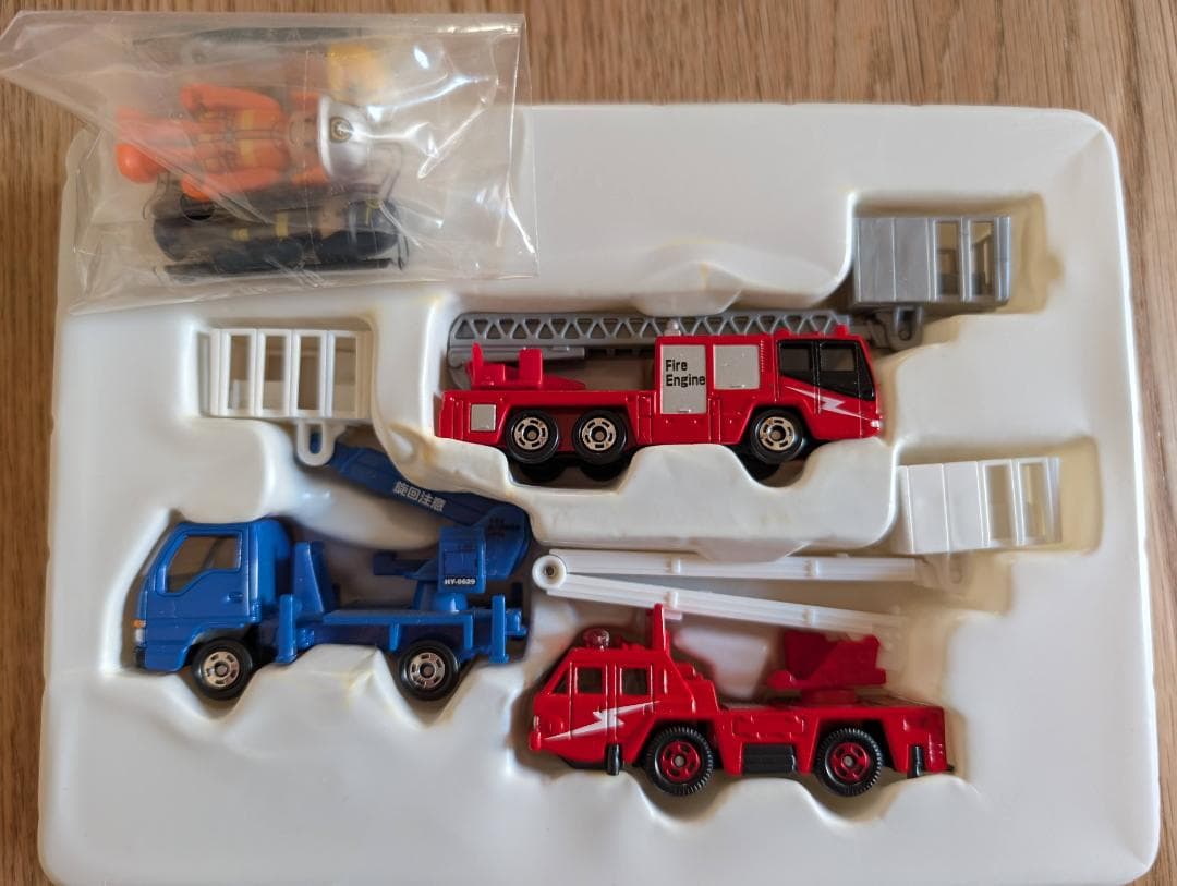 トミカ はたらく　プラキッズ　車両セット　TOMICA