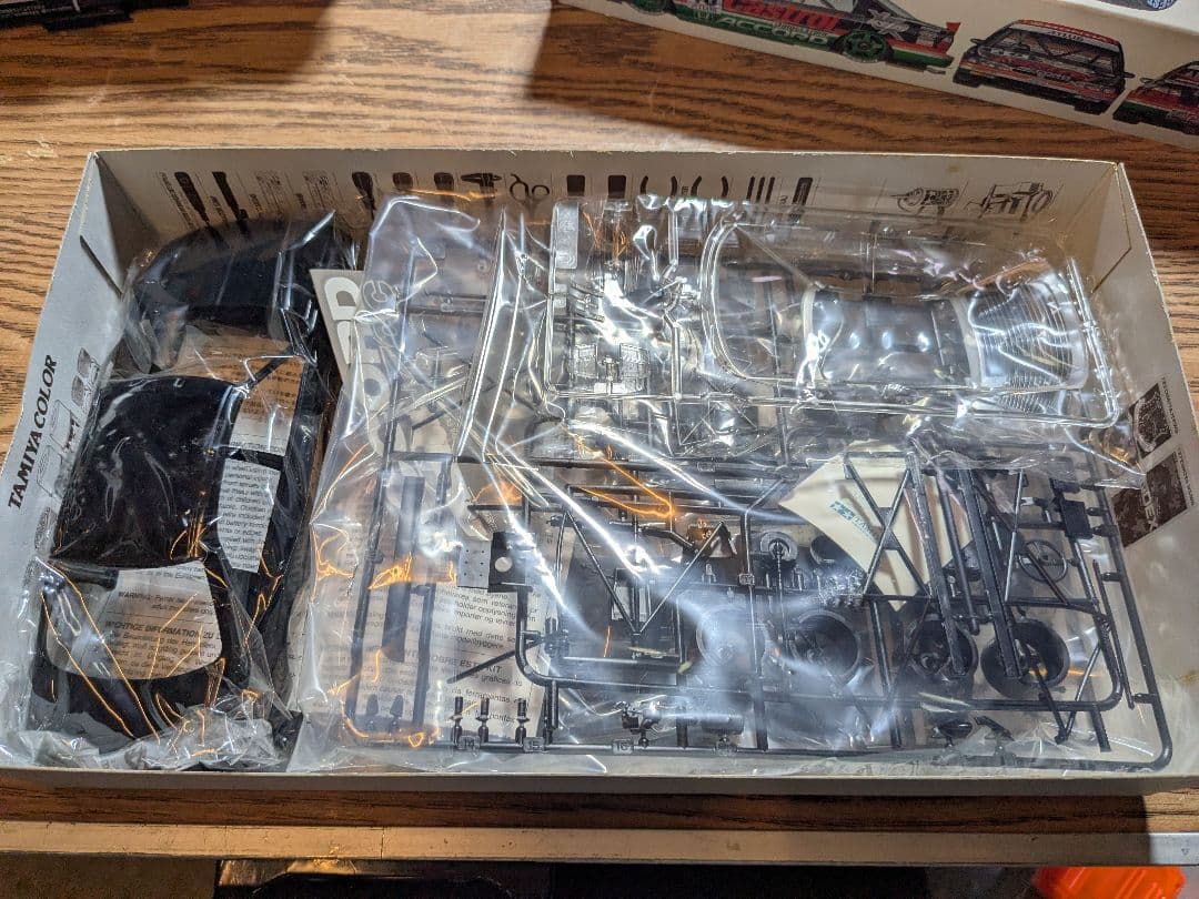 タミヤ TAMIYA　プラモデル カストロール 無限 アコード