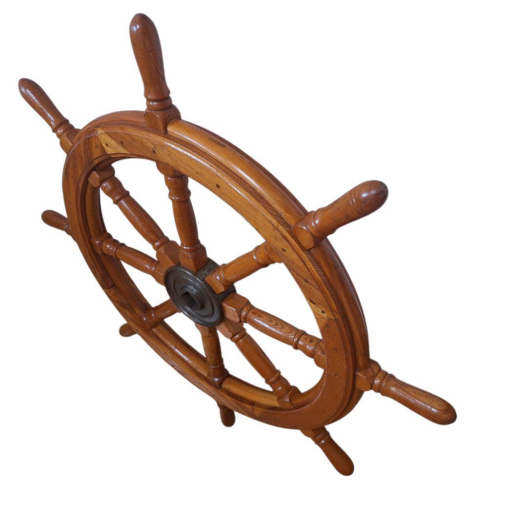 船 舵 かじ インテリア　お洒落　バー レストラン　木製