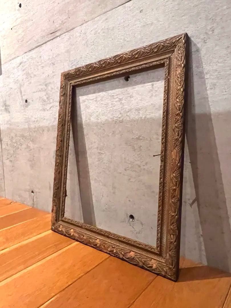 【アンティーク】くすんだゴールドの木製額縁　ヴィンテージフレーム