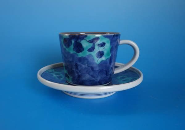 有田焼 染錦 源右衛門窯　青彩菊絵 カップ＆ソーサー 2客 碗皿  2431