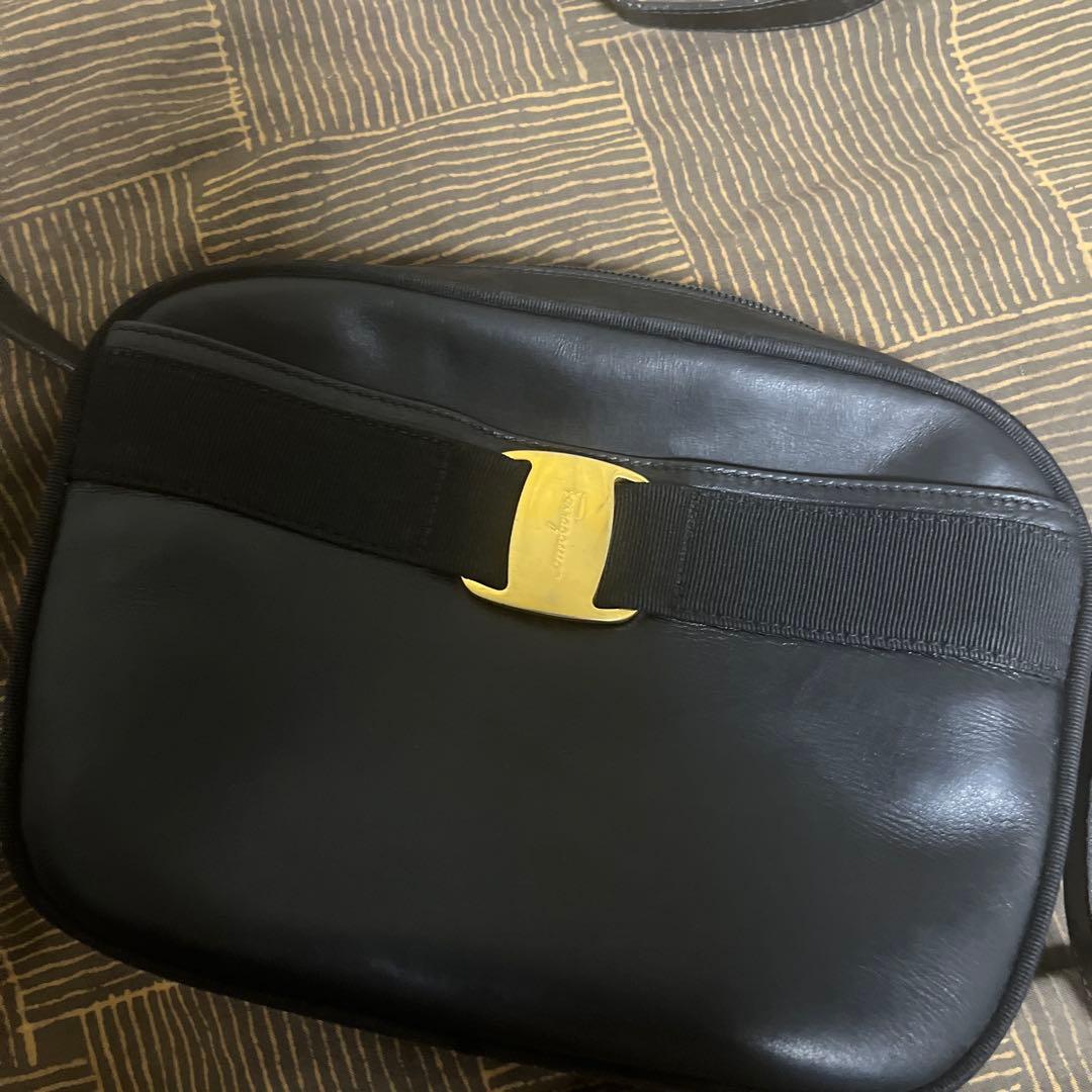 Salvatore ferragamo ヴァラリボン ショルダーバッグ
