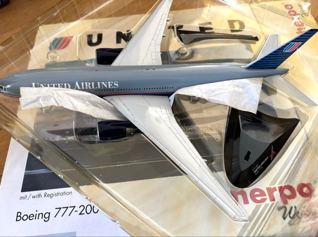 航空機・ヘリコプター Boeing 777-200 United Airlines 1/200
