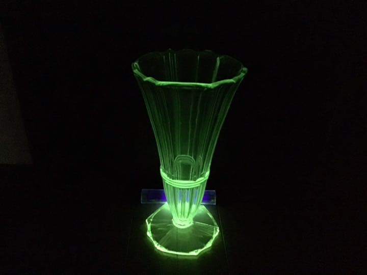 アンティーク　ウランガラス　花びん　オブジェ