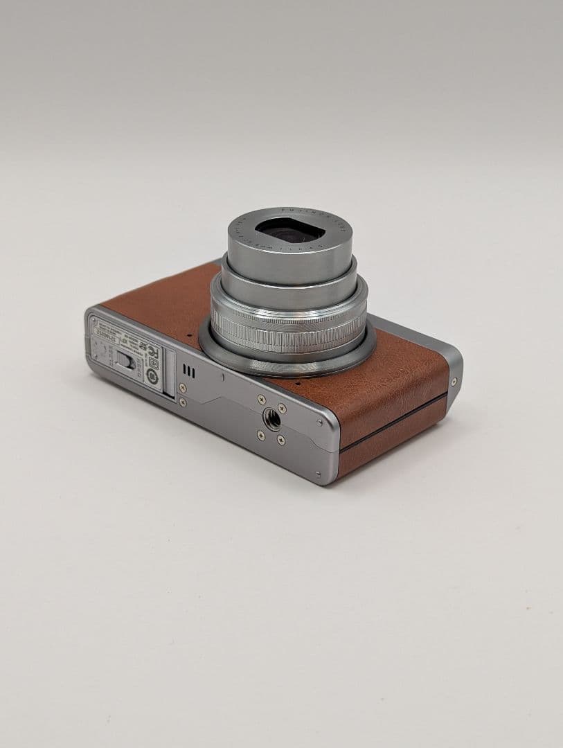 FUJIFILM XF1 シルバー ブラウン 美品