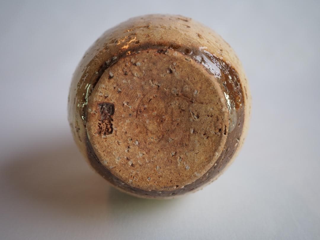 13代田原陶兵衛造『萩焼掛鶴首花入』（共箱）