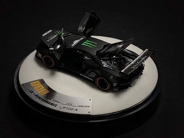 1/64 ランボルギーニ Aventador LP700 LB Monster