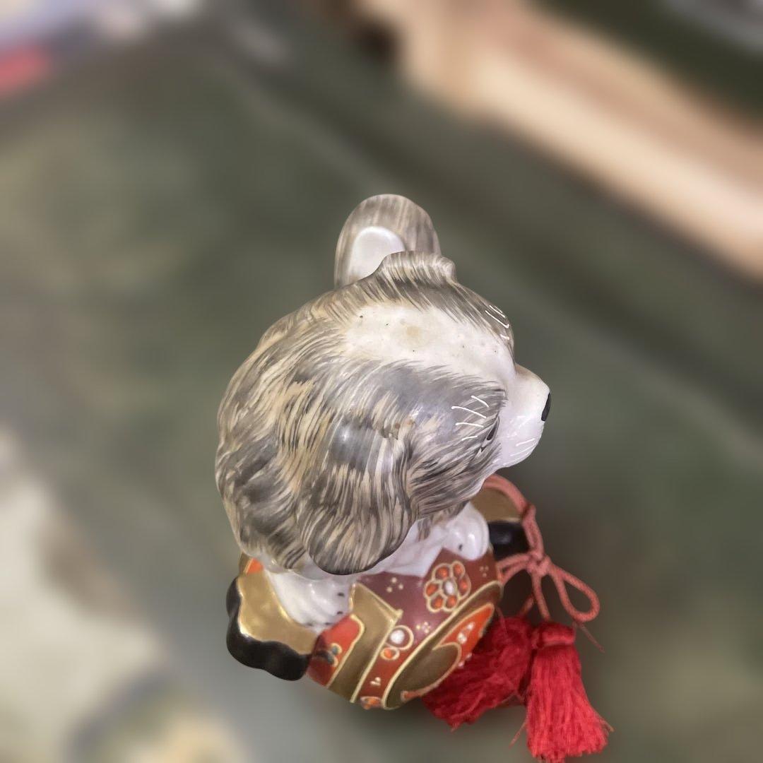 九谷焼犬と小槌　陶器製犬の置物 赤い飾り玉付き　石川県伝統工芸　日本美術　骨董