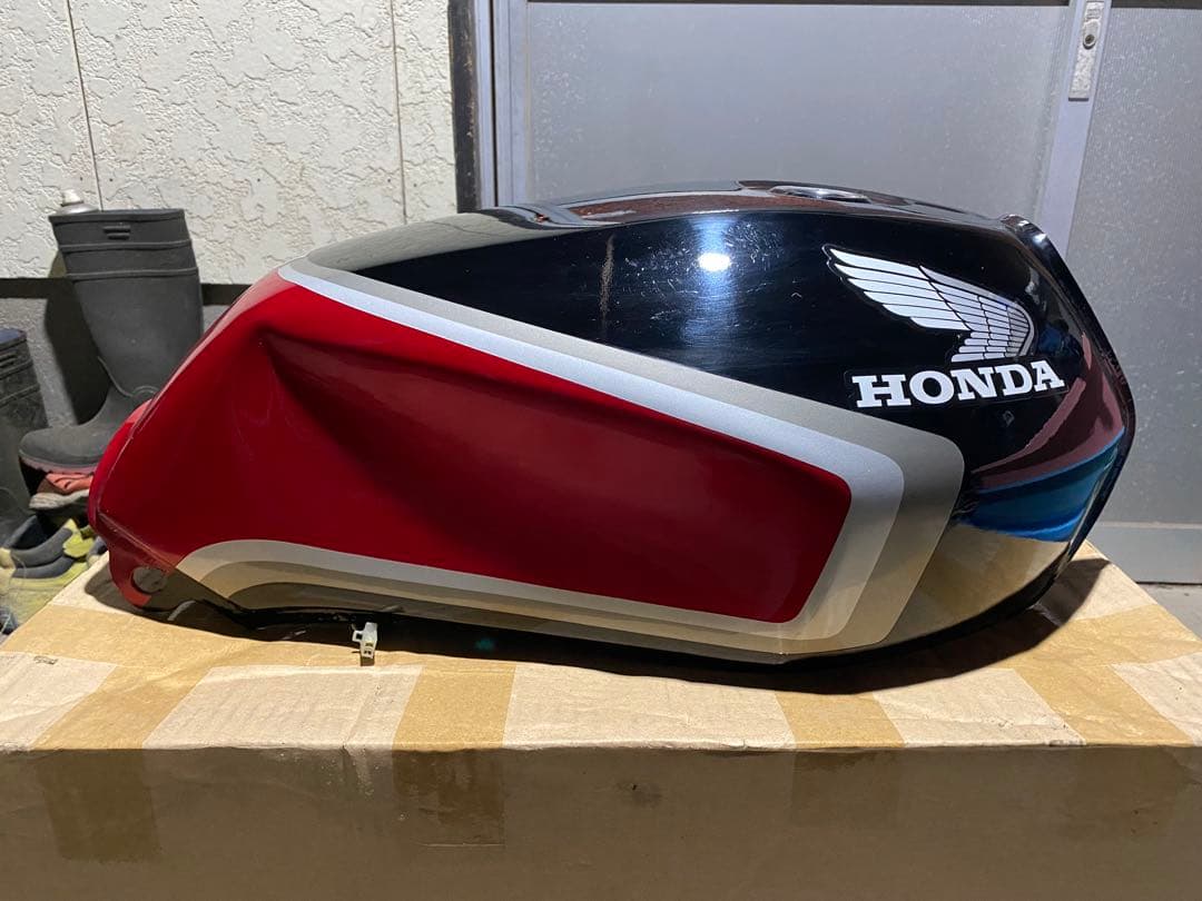 HONDA CBX 400f/550fタンク 2型黒/赤