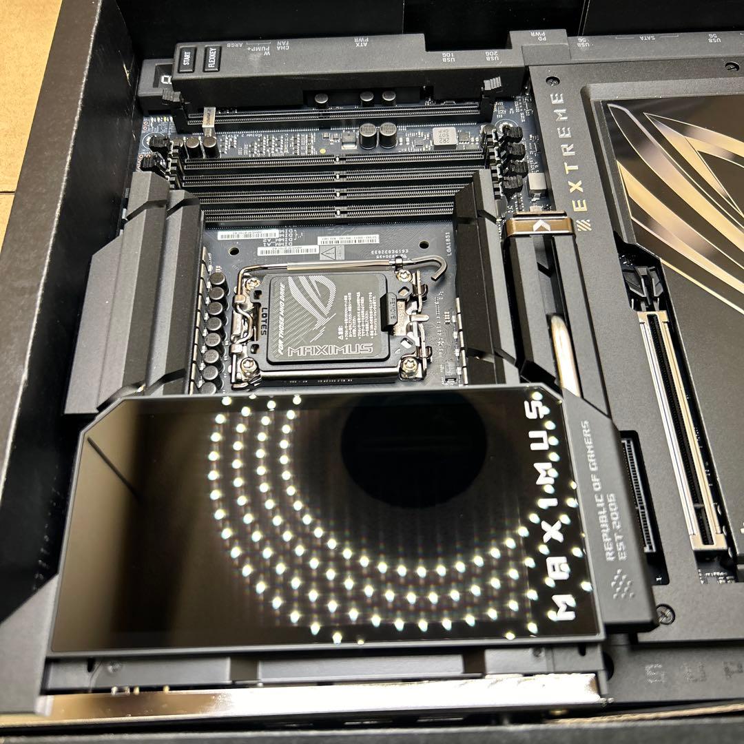 マザーボード ASUS ROG Maximus Z890 Extreme