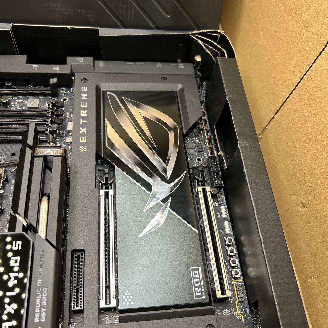 マザーボード ASUS ROG Maximus Z890 Extreme