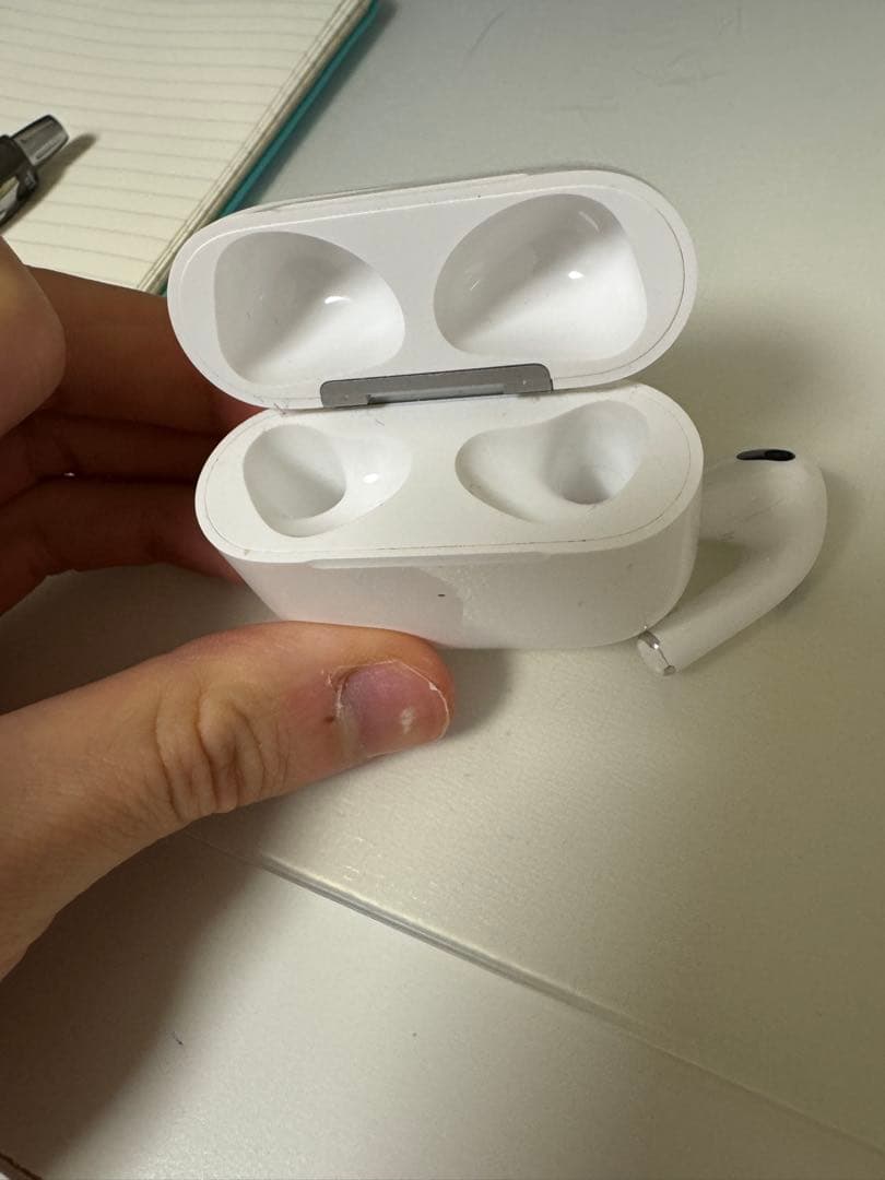 AirPods本体 3世代 ホワイト 充電ケース付き