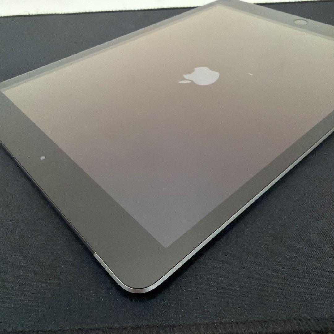 ipad 本体　8世代　32GB セルラー