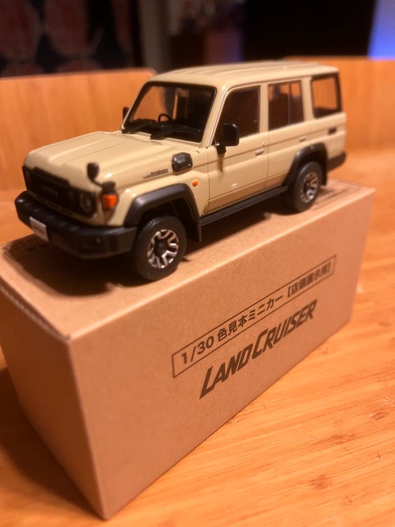 【人気カラー】トヨタ ランドクルーザー 1/30 ミニカー