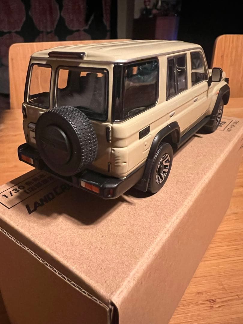 【人気カラー】トヨタ ランドクルーザー 1/30 ミニカー