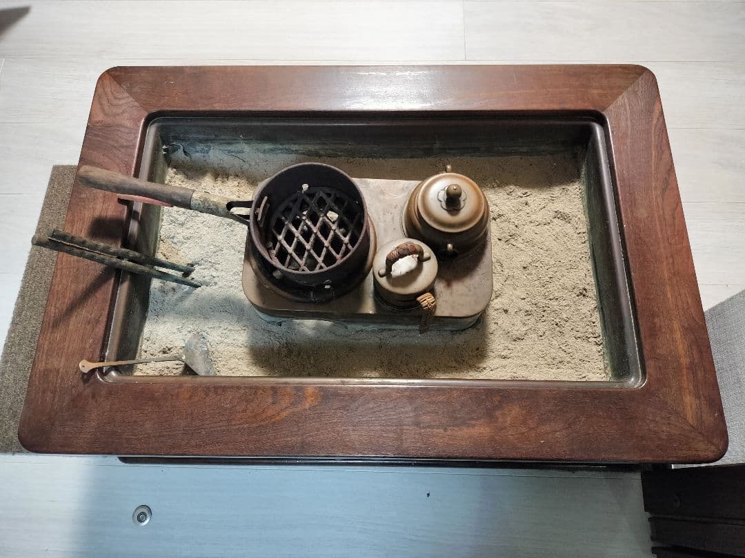 伝統的な日本の火鉢