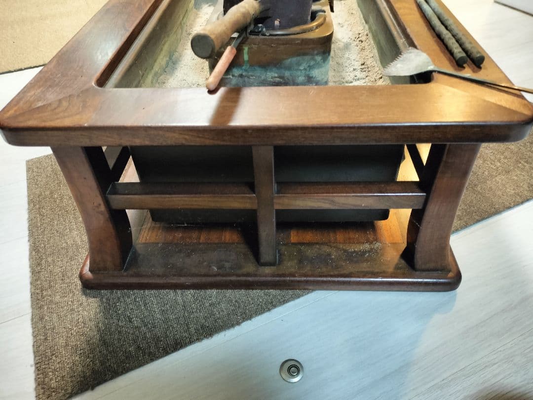 伝統的な日本の火鉢