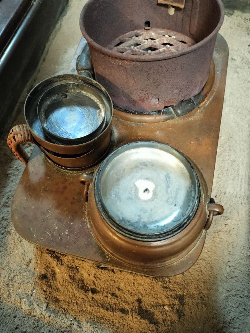 伝統的な日本の火鉢