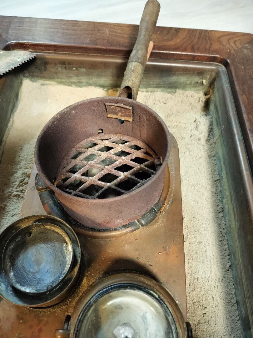 伝統的な日本の火鉢