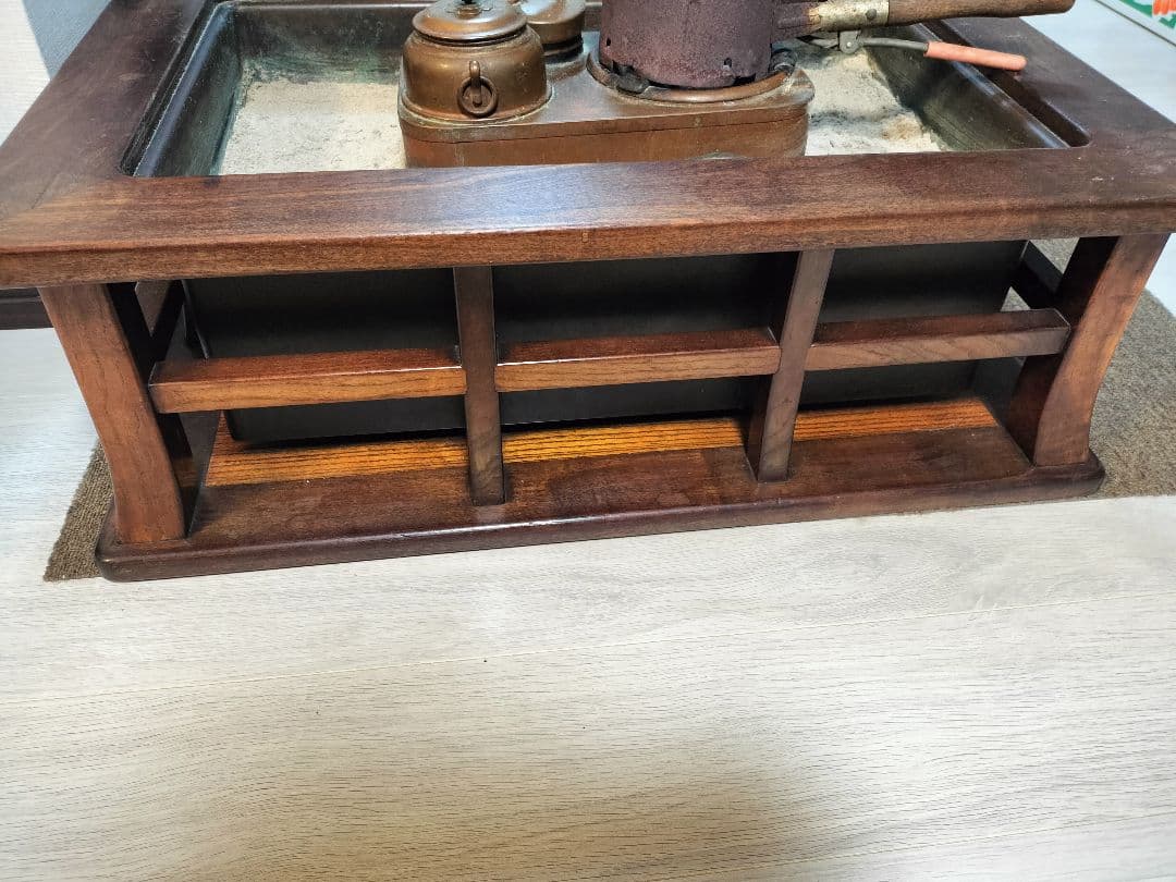 伝統的な日本の火鉢