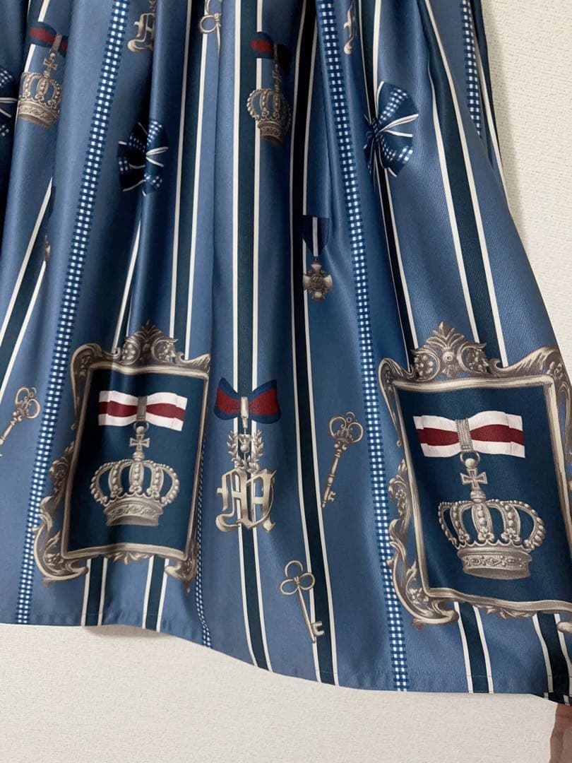 ロイヤルメダルシリーズのスカート