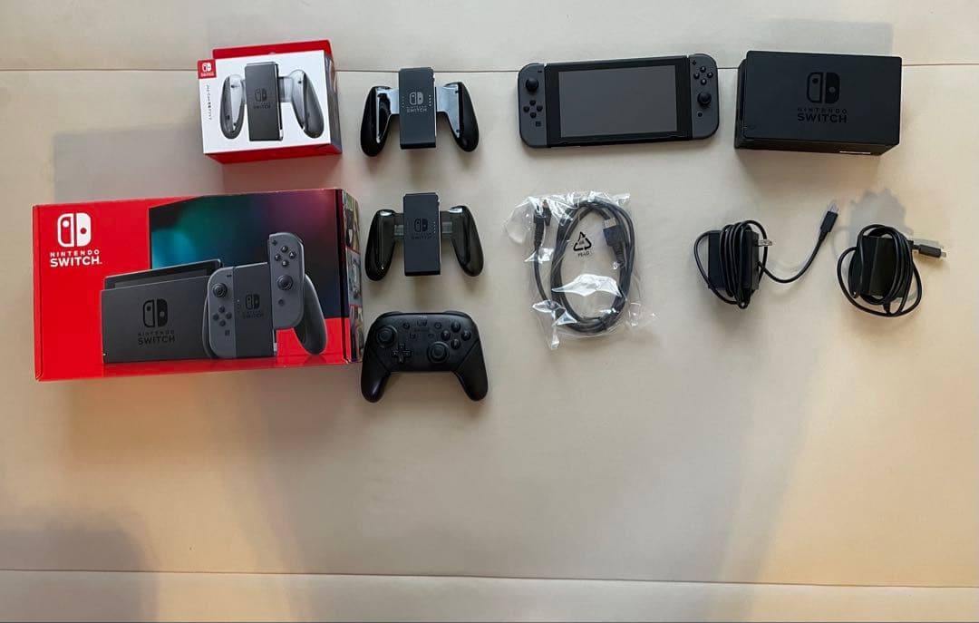 ニンテンドースイッチ本体、Joy-Conグリップ、プロコン、ケース、ACアダプタ