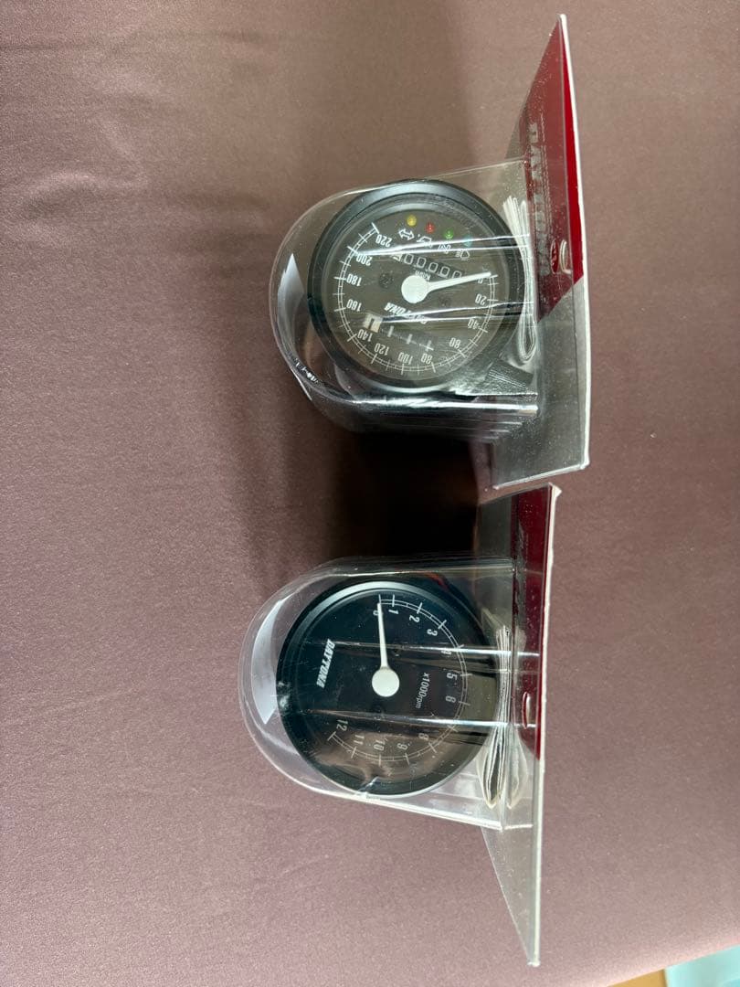 スピードメーター・タコメーター　デイトナ