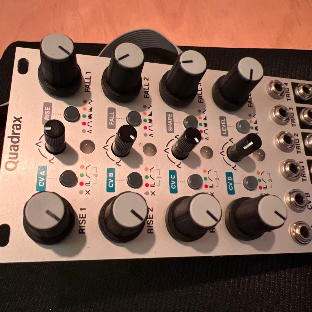 鍵盤楽器 Intellijel Designs Quadrax