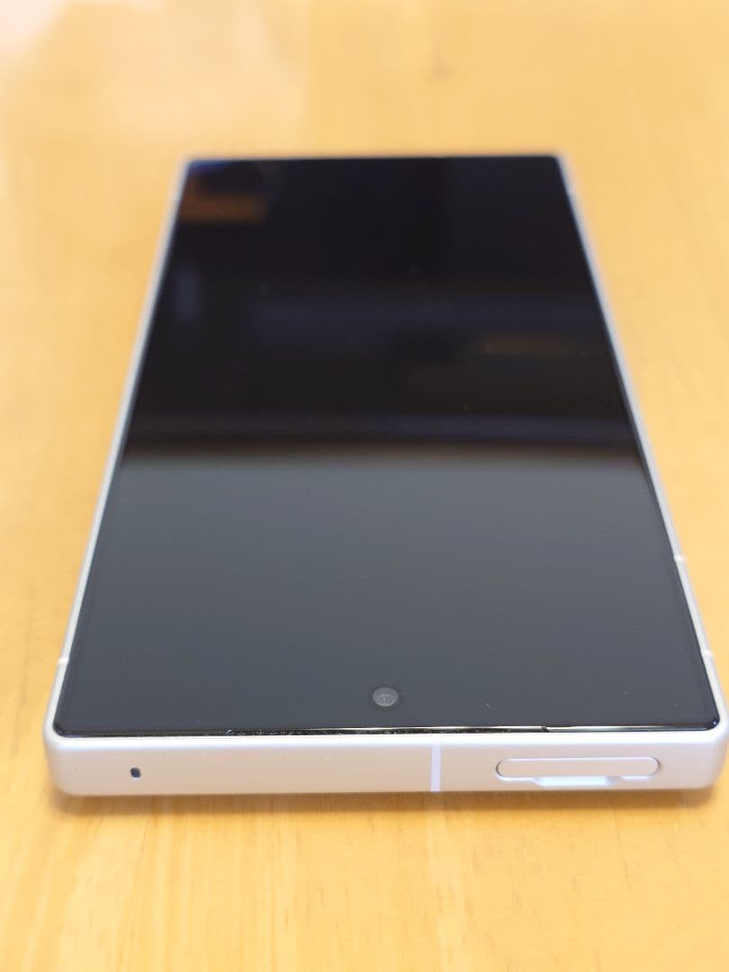 AQUOS R9 本体 SIMフリー クリアケース付