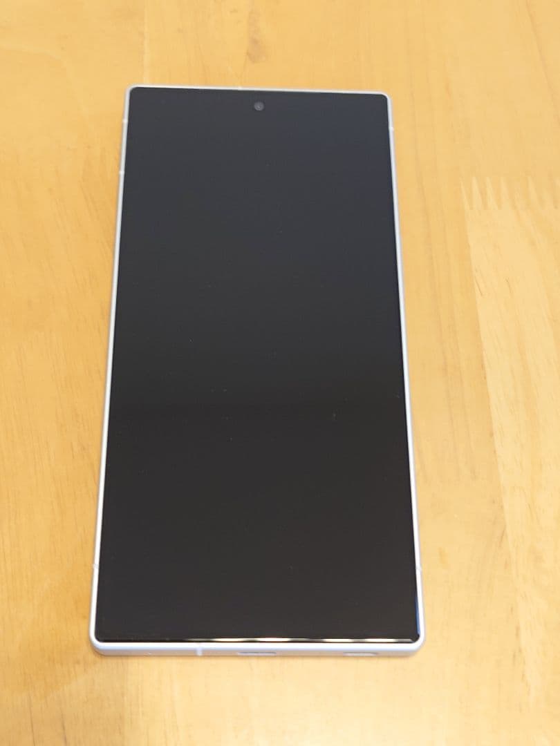 AQUOS R9 本体 SIMフリー クリアケース付