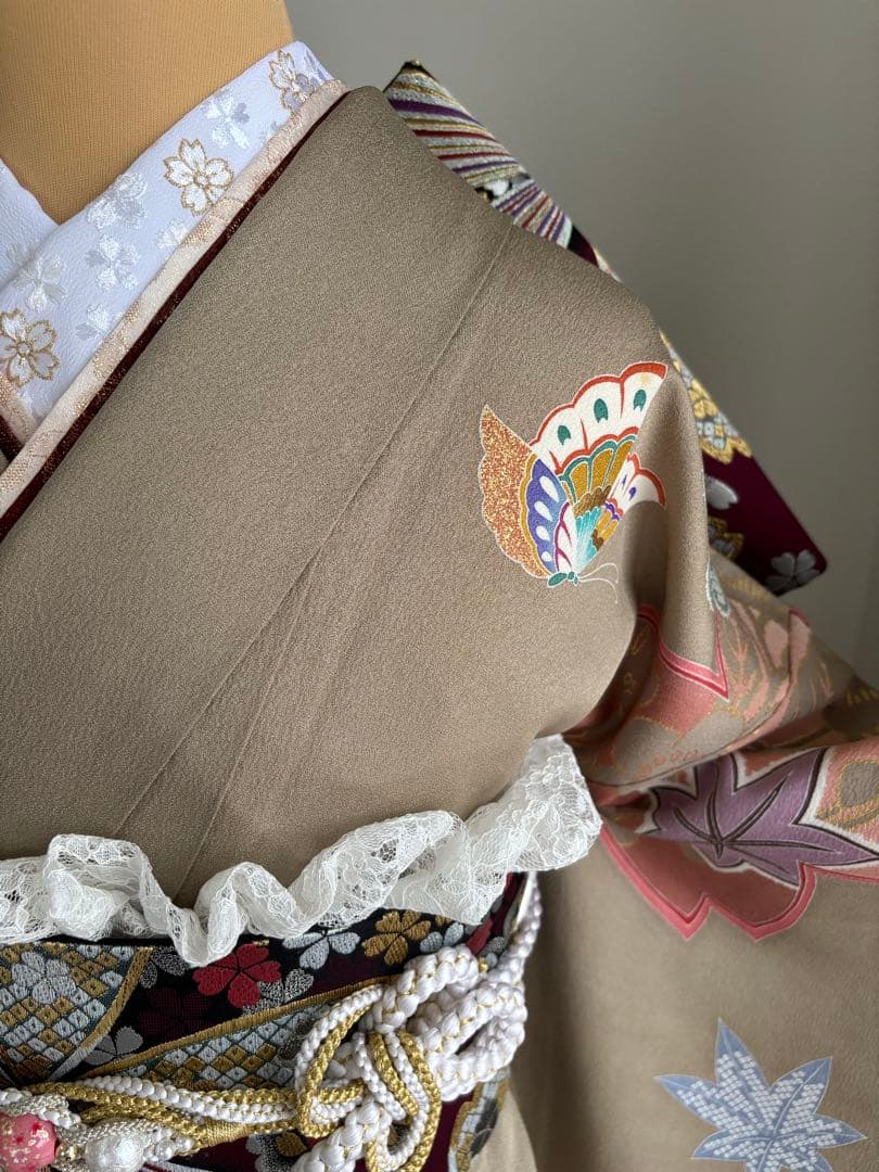 miar 様　⭐️振袖セット（７点）正絹振袖　成人式　クリーニング済　グレージュ系